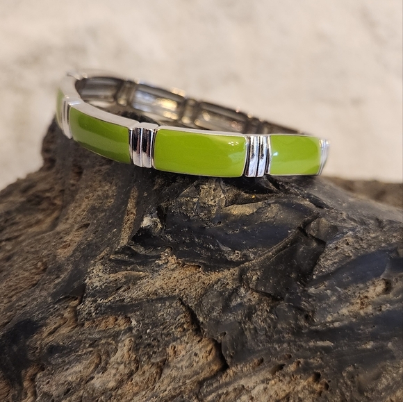 NWT Lia Sophia "Interval" Grass Green and Silver Bracelet - Picture 2 of 3